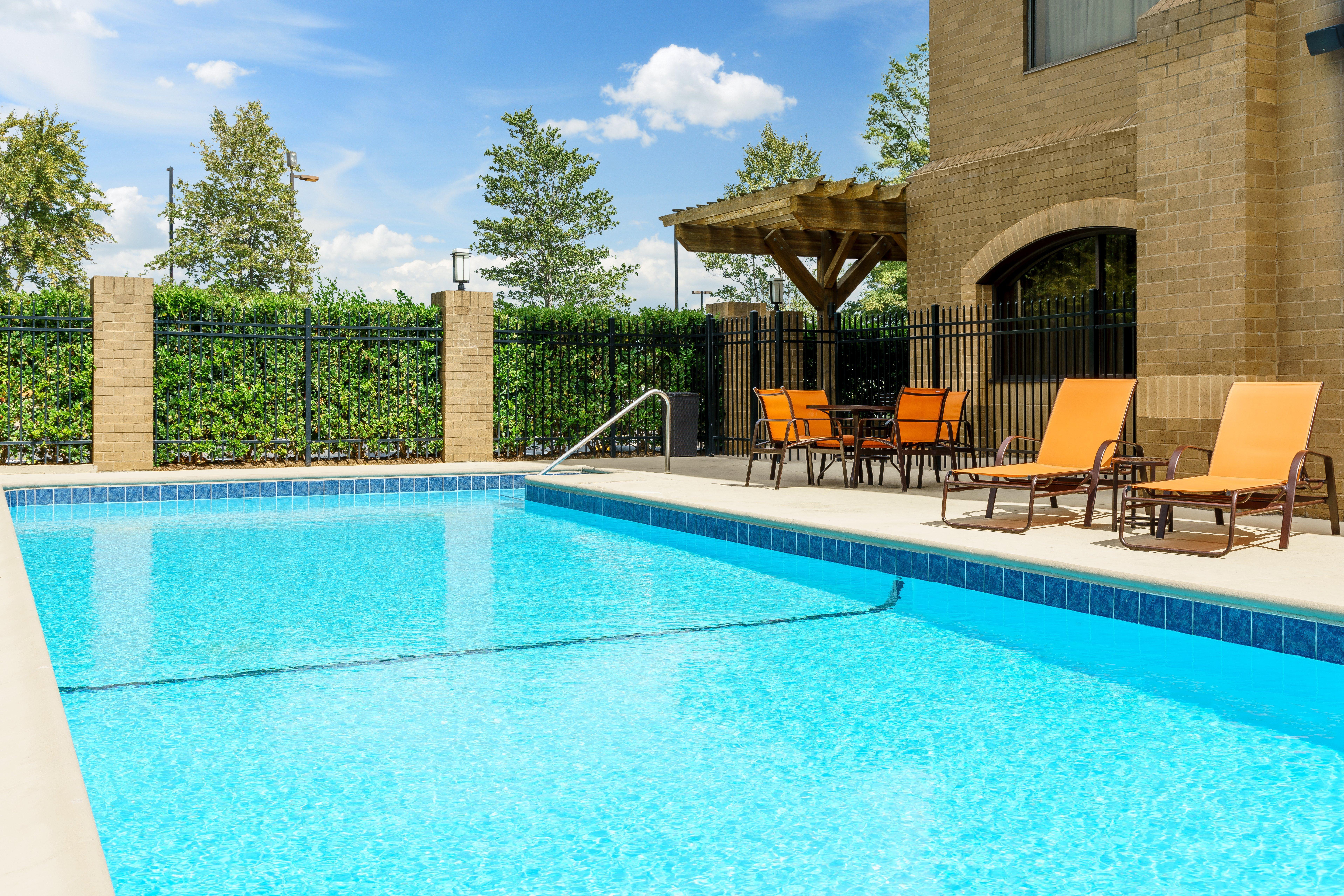 Holiday Inn Charlotte University By Ihg Εξωτερικό φωτογραφία