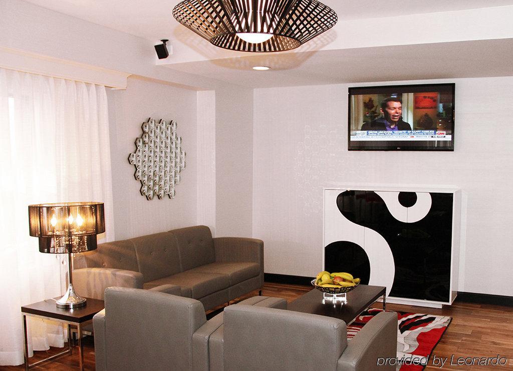 Holiday Inn Charlotte University By Ihg Εξωτερικό φωτογραφία