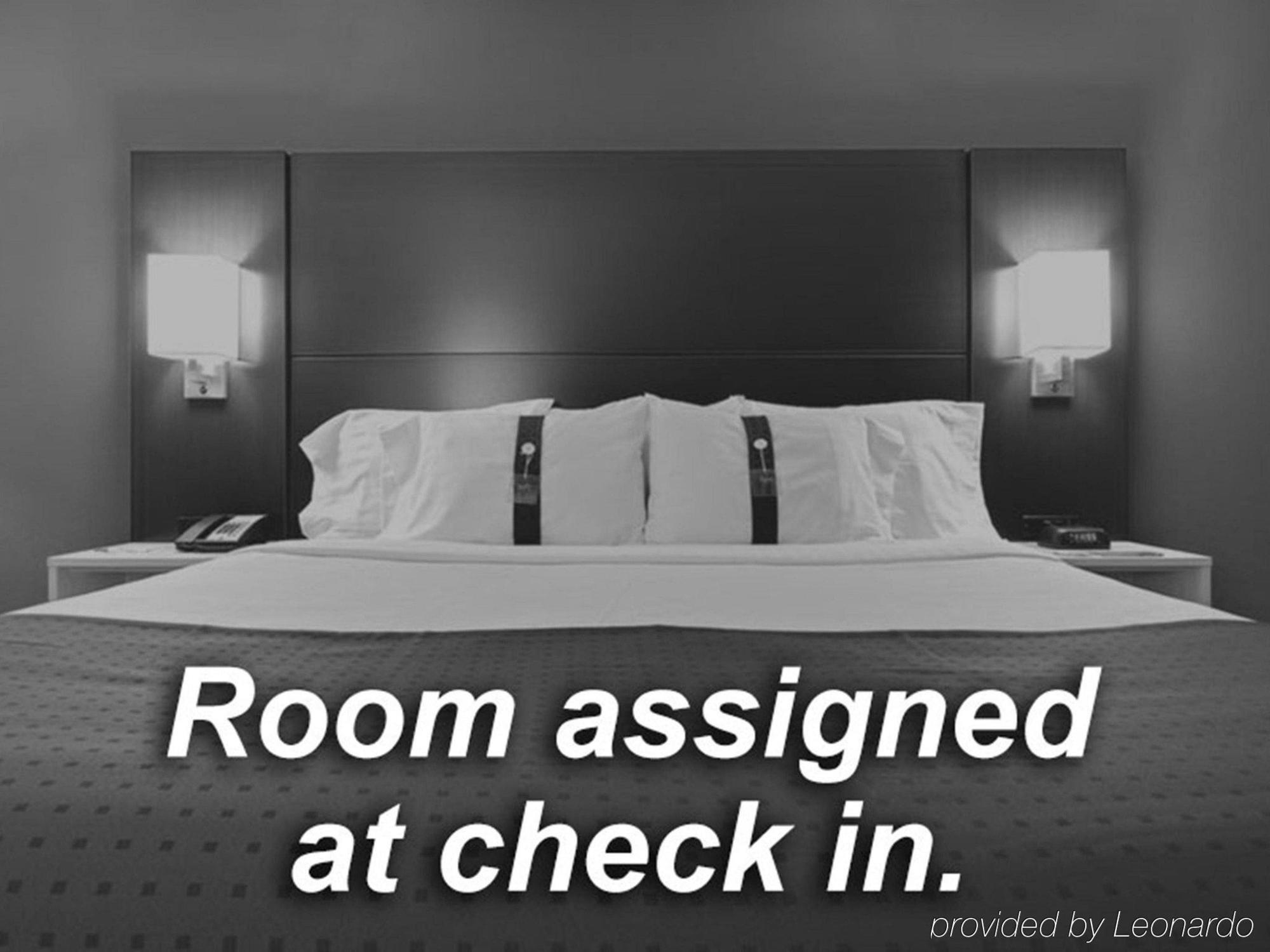 Holiday Inn Charlotte University By Ihg Εξωτερικό φωτογραφία