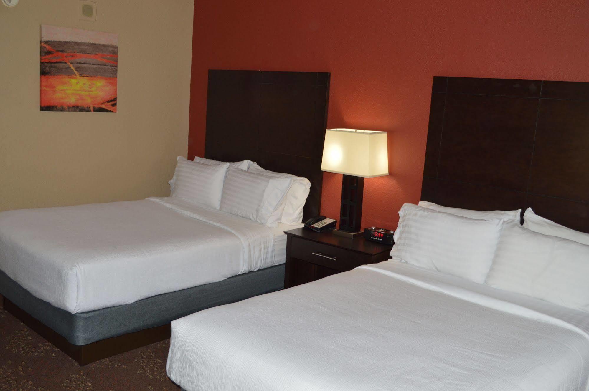 Holiday Inn Charlotte University By Ihg Εξωτερικό φωτογραφία