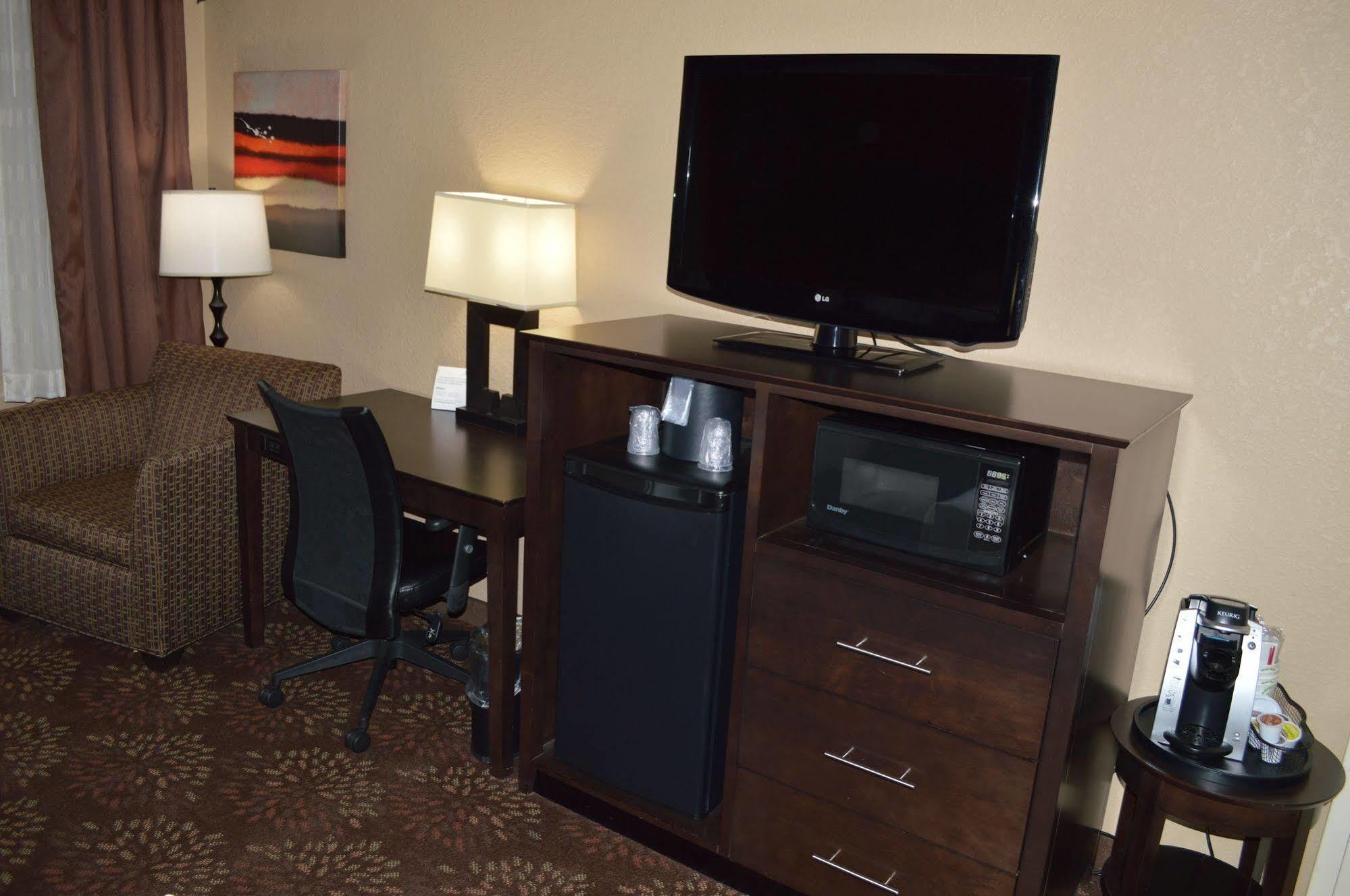 Holiday Inn Charlotte University By Ihg Εξωτερικό φωτογραφία