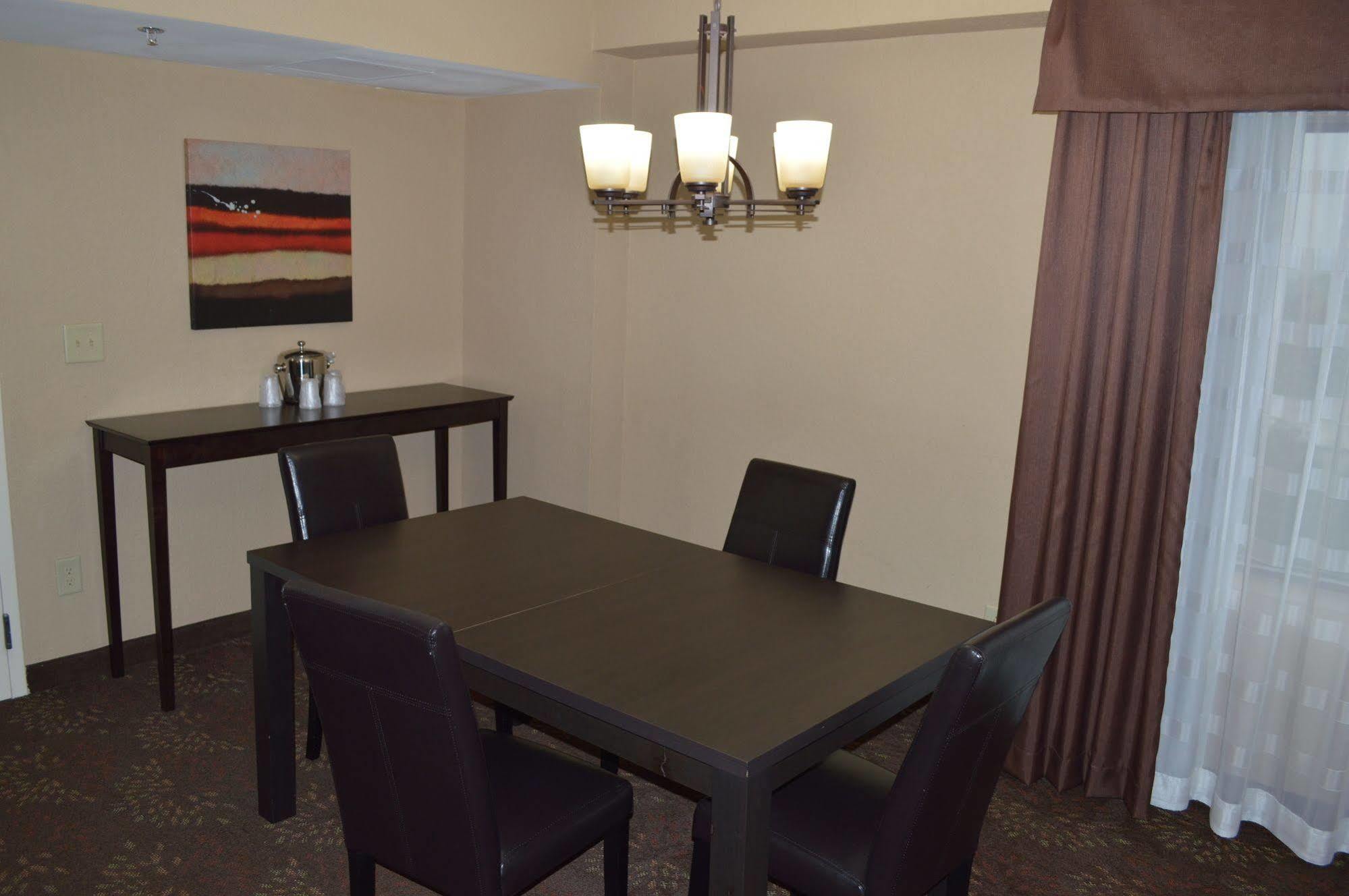 Holiday Inn Charlotte University By Ihg Εξωτερικό φωτογραφία