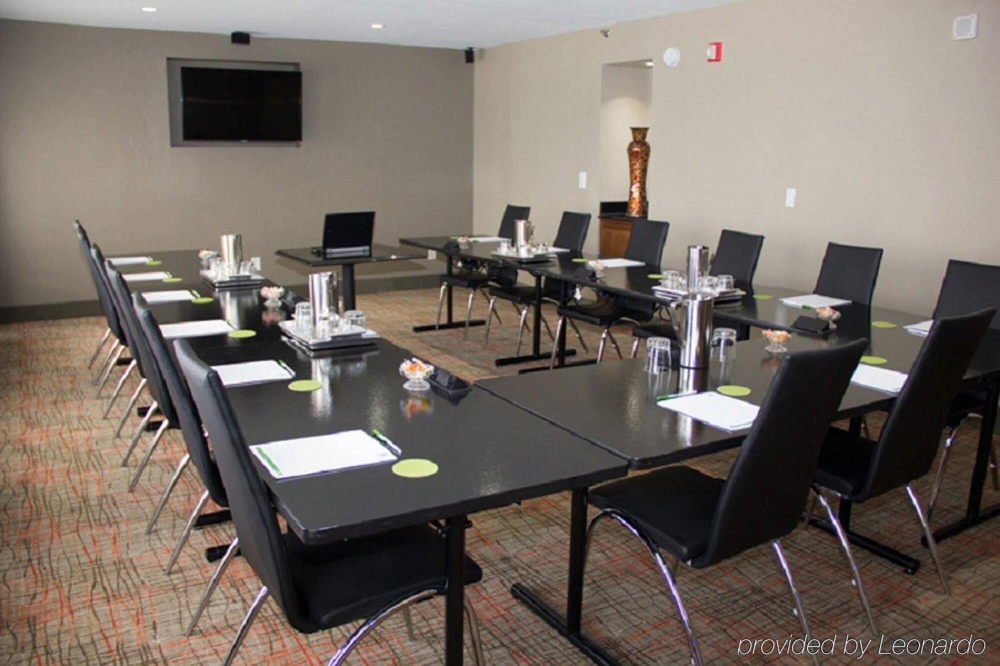 Holiday Inn Charlotte University By Ihg Εξωτερικό φωτογραφία
